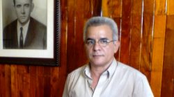 Se investirá a René González Barrios como profesor invitado
