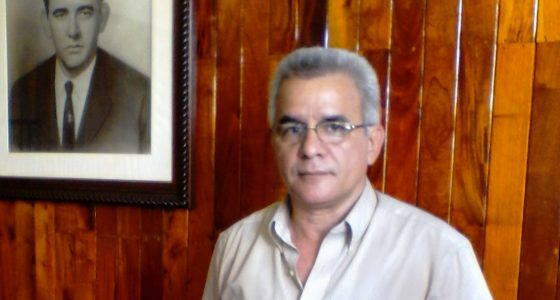 Se investirá a René González Barrios como profesor invitado