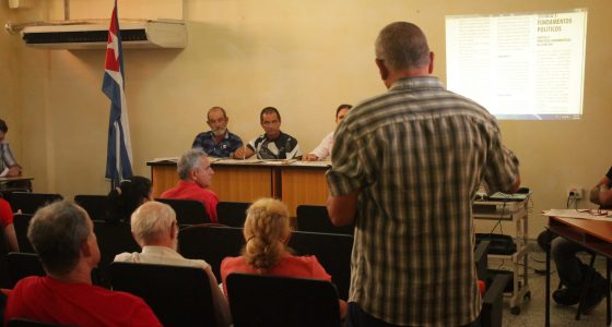 Los trabajadores de la FCA debatieron el Proyecto de Constitución