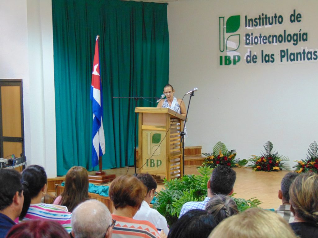 La Dr. C. Marisol Freire Seijo, Directora de Ciencia e Innovación Tecnológica del IBP, aseguró en sus palabras: «Por siempre nos debemos a la ciencia»