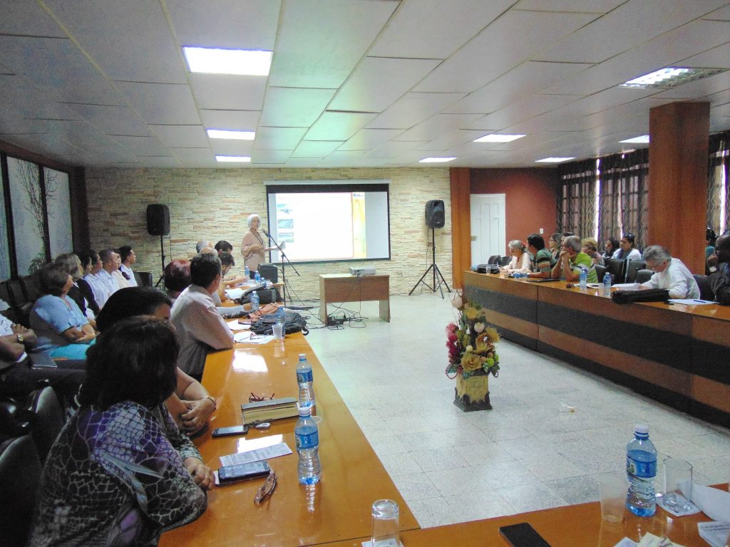 Presentación de la Dirección de la Empresa Textil DUCAL «Desembarco del Granma», sobre la gestión de la empresa, resultados y necesidades