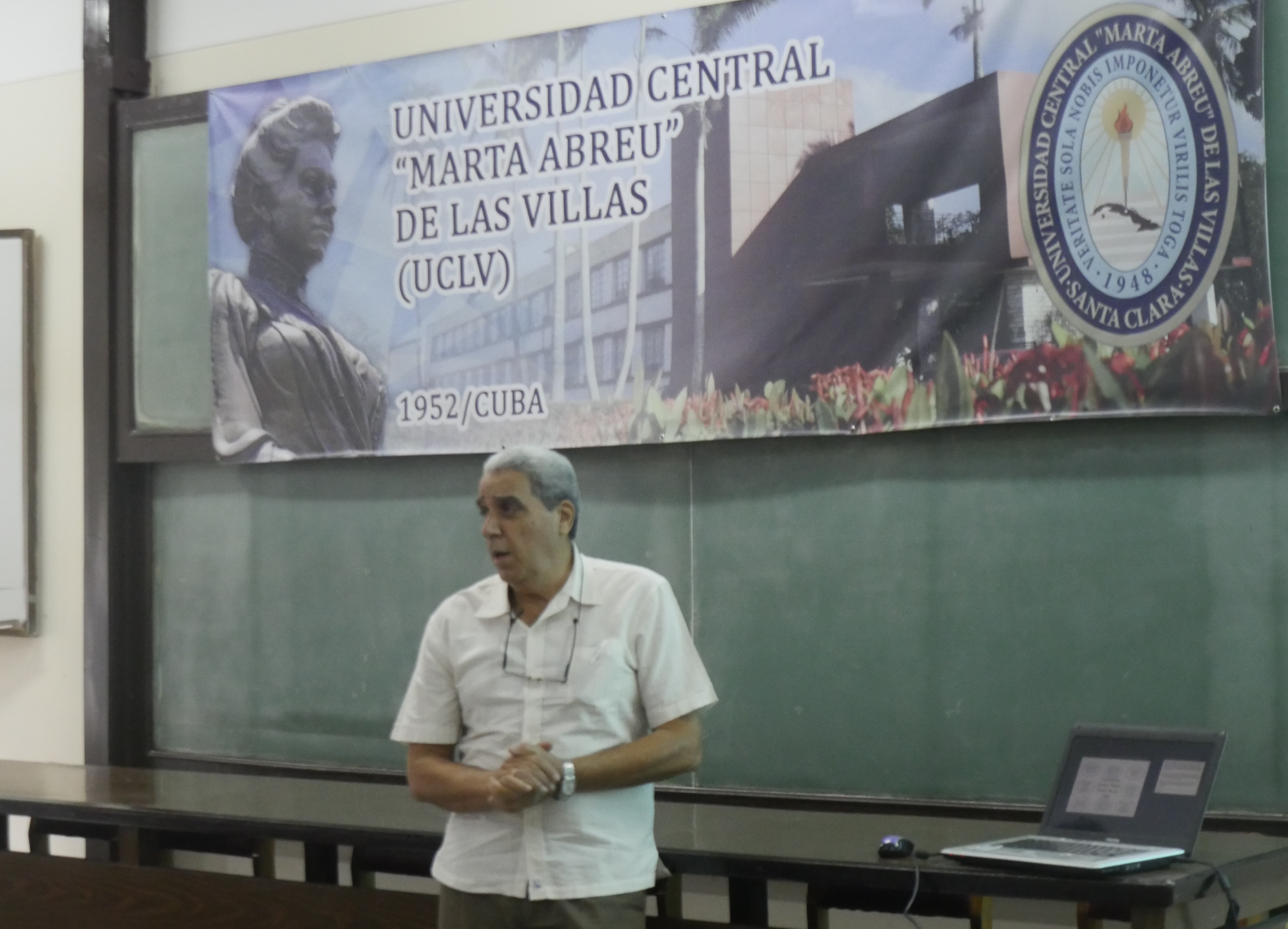 El Dr. Cs. Quevedo Sotolongo, profesor de la UCLV, refiere la vinculación entre la investigación académica y los sectores productivos. 