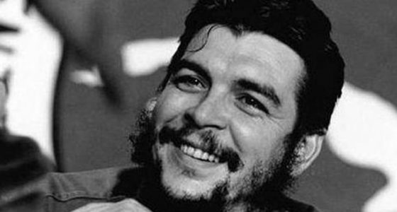 Ernesto Guevara: «Seamos realistas, soñemos lo imposible»