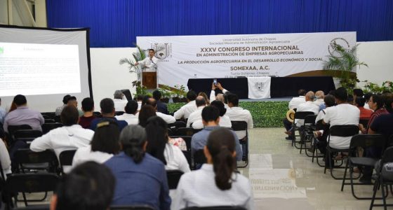 Luis A. Barranco Olivera dicta conferencia sobre cooperativas agropecuarias de Cuba en universidad mexicana
