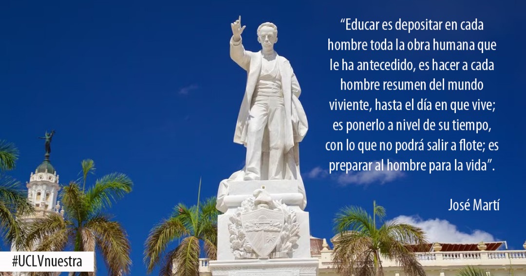 Estatua de José Martí en Parque Central de La Habana