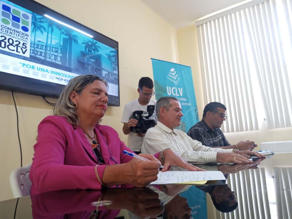 Conferencia de Prensa V Convención 