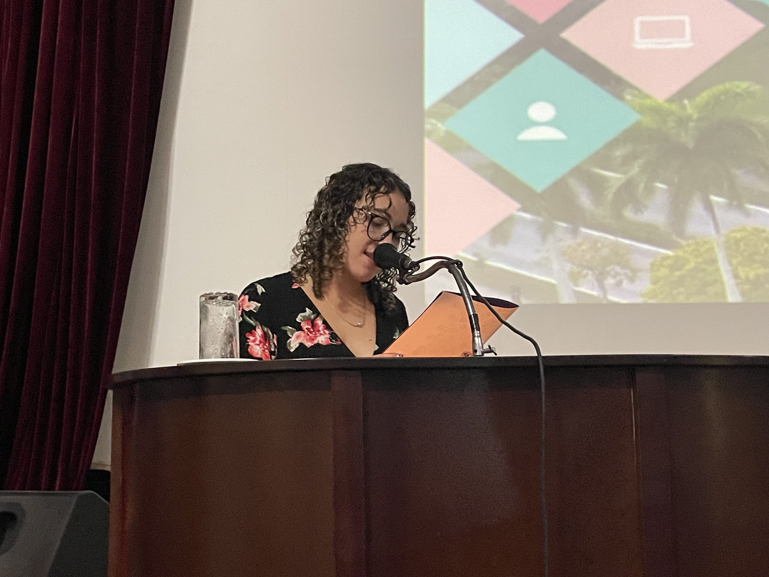 Los estudiantes de primer año del curso 2025-2026 mostraron su orgullo por pertenecer a la organización joven más antigua de Cuba
