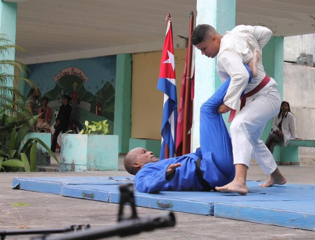 Demostraciones de combates cuerpo a cuerpo en la sede Fajardo