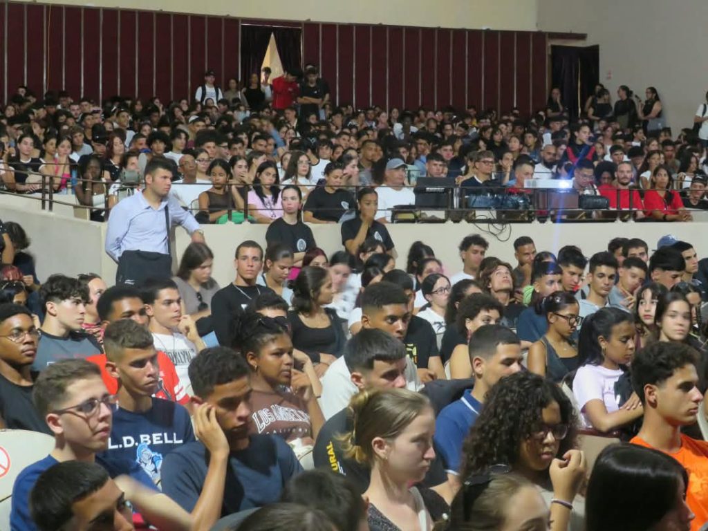 La alma mater del centro de Cuba abrió sus puertas a más de 1200 estudiantes de primer año del curso diurno